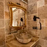 Medusa Cave Готель 3*