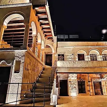 Medusa Cave Hotel 3*