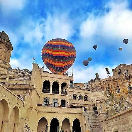 Medusa Cave Hotel 3*