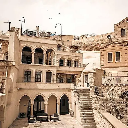 Medusa Cave Hotel 3*