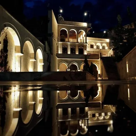 Medusa Cave Hotel